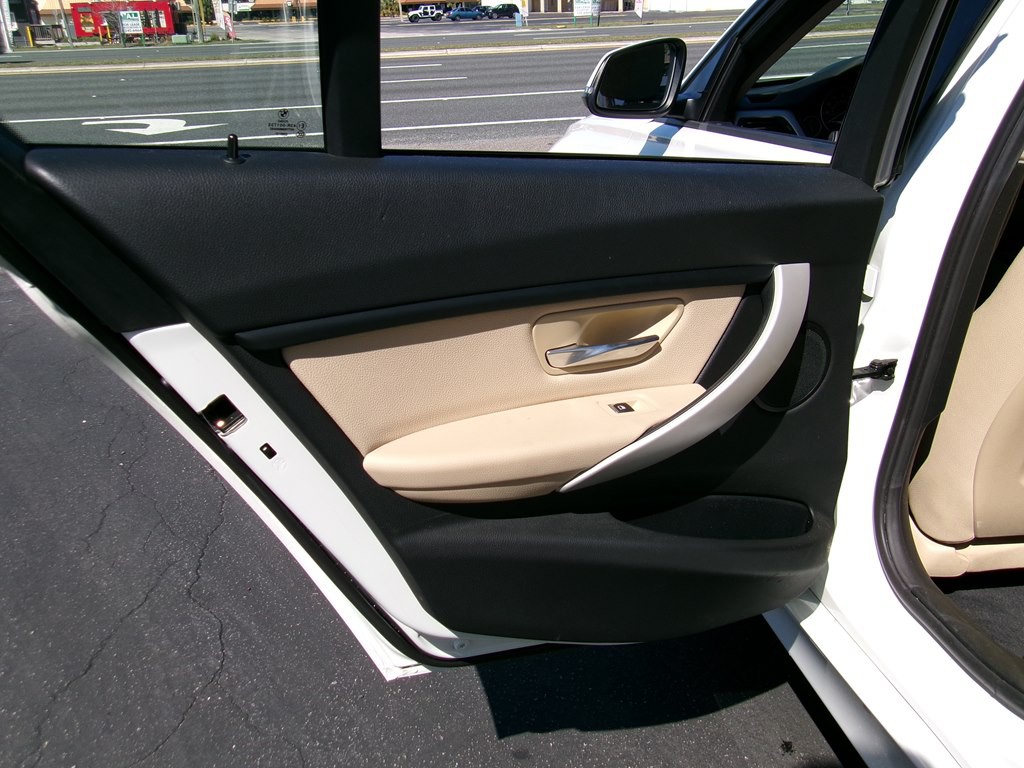 2018 BMW 3 Series Image 54