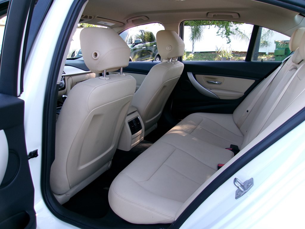 2018 BMW 3 Series Image 55