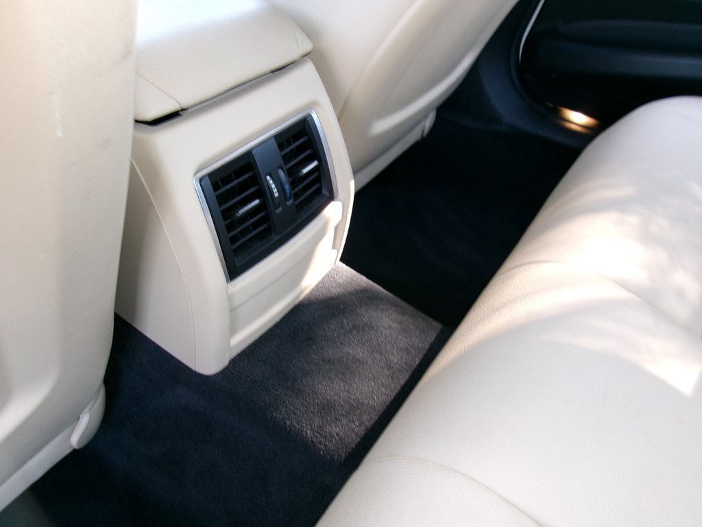 2018 BMW 3 Series Image 57