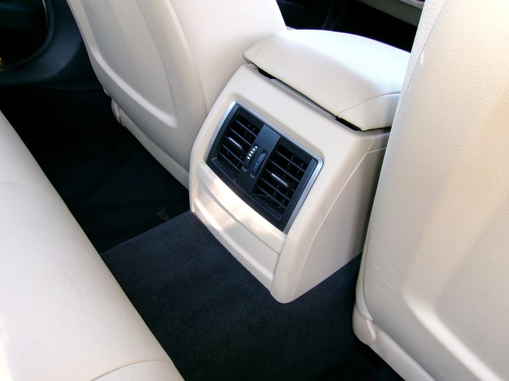 2018 BMW 3 Series Image 58