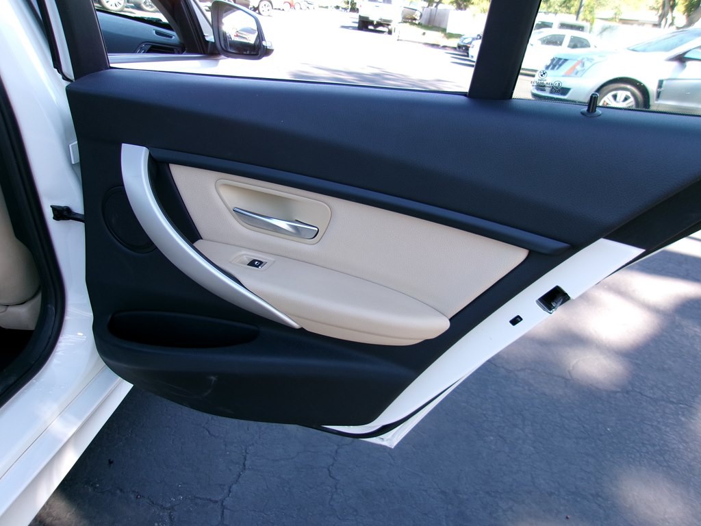 2018 BMW 3 Series Image 61