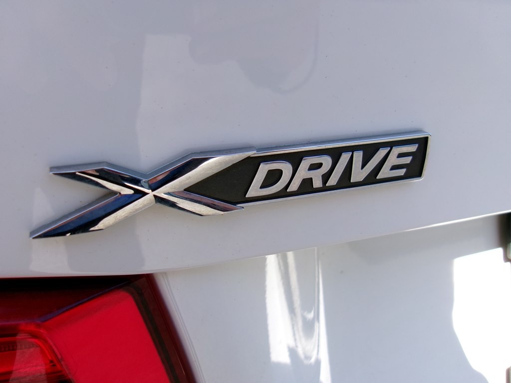 2018 BMW 3 Series Image 100