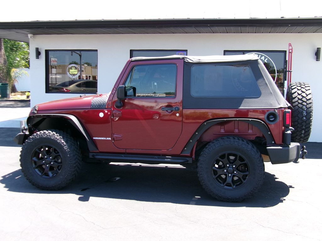 2010 Jeep Wrangler Image 24