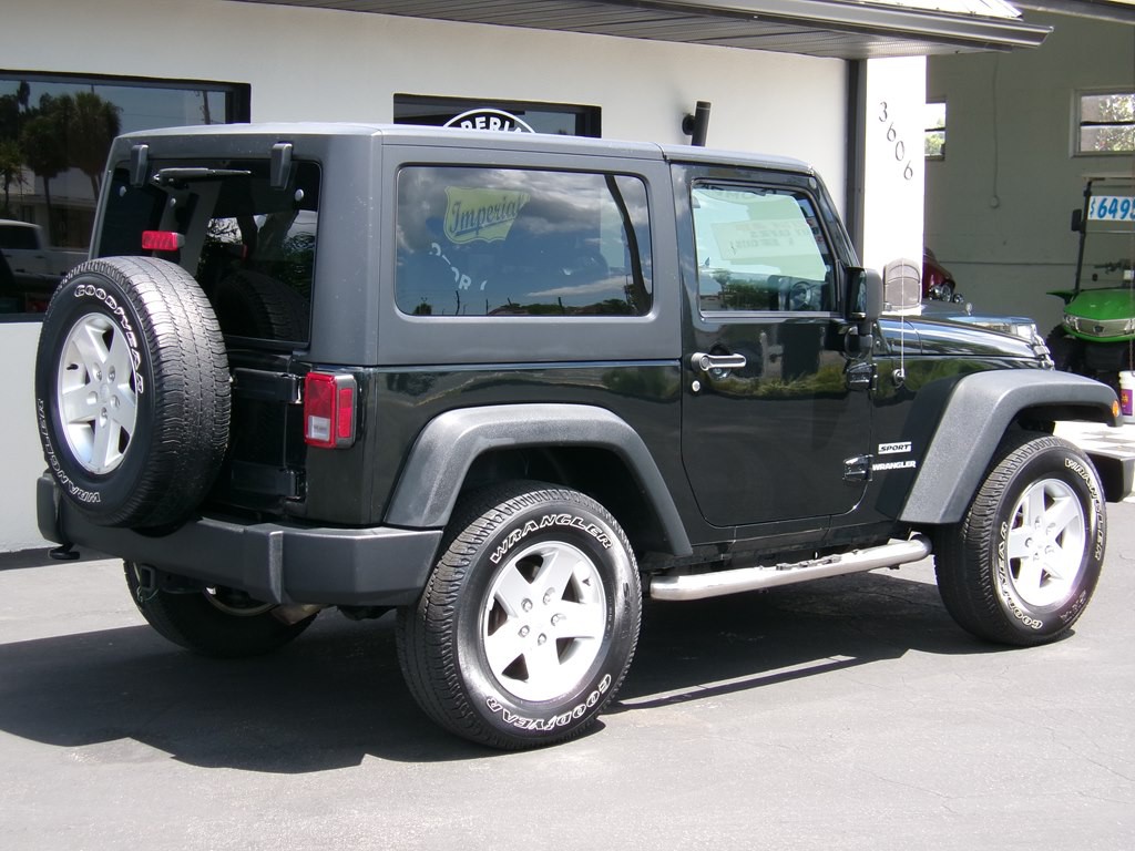 2012 Jeep Wrangler Image 16