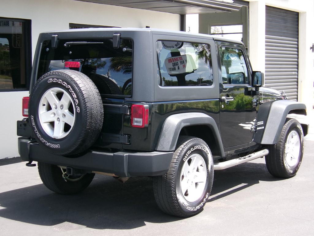 2012 Jeep Wrangler Image 17