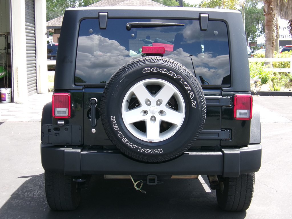 2012 Jeep Wrangler Image 20