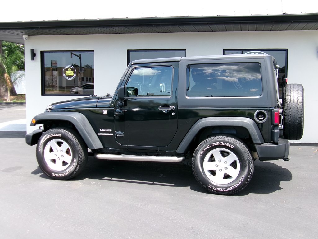 2012 Jeep Wrangler Image 25