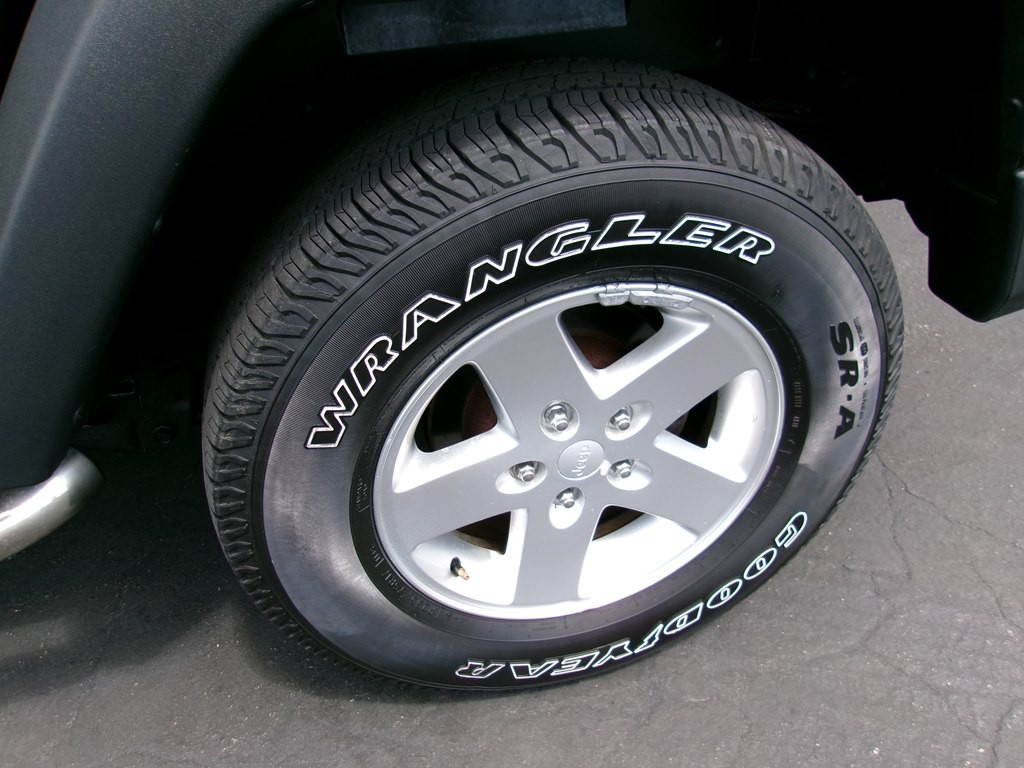 2012 Jeep Wrangler Image 31
