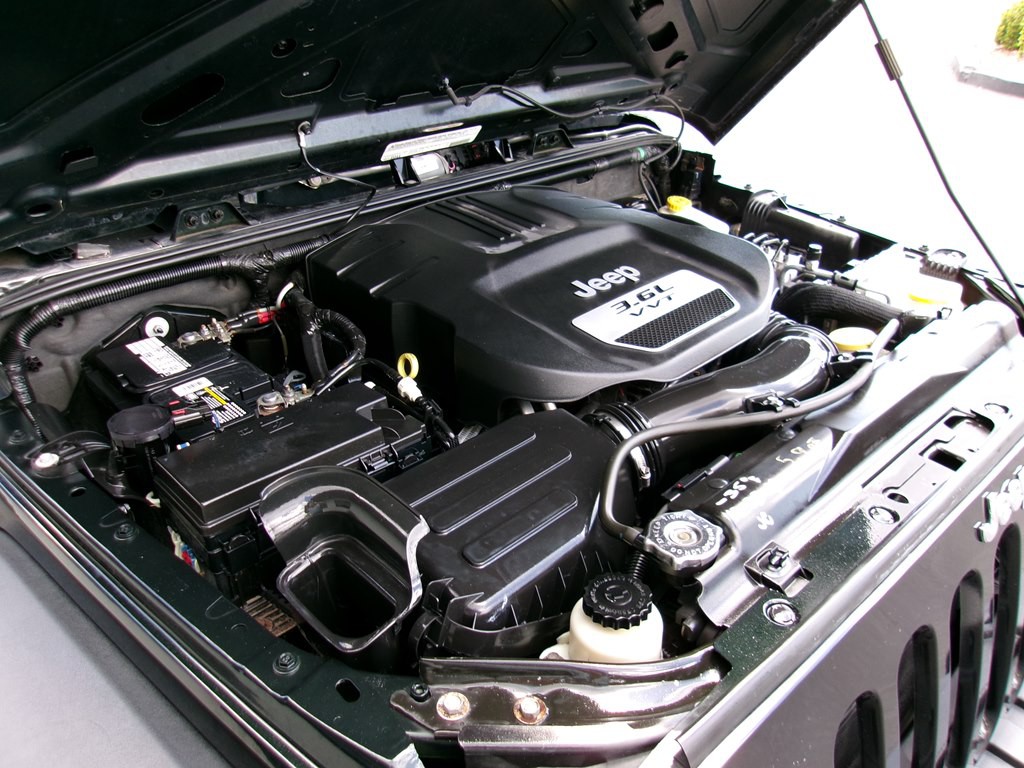 2012 Jeep Wrangler Image 34