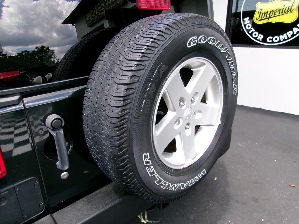 2012 Jeep Wrangler Image 38