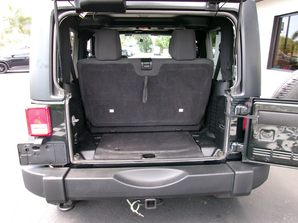 2012 Jeep Wrangler Image 41