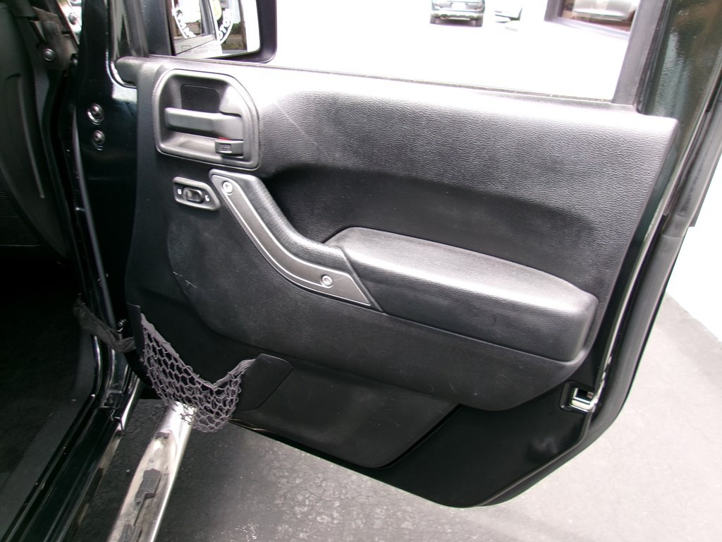 2012 Jeep Wrangler Image 46