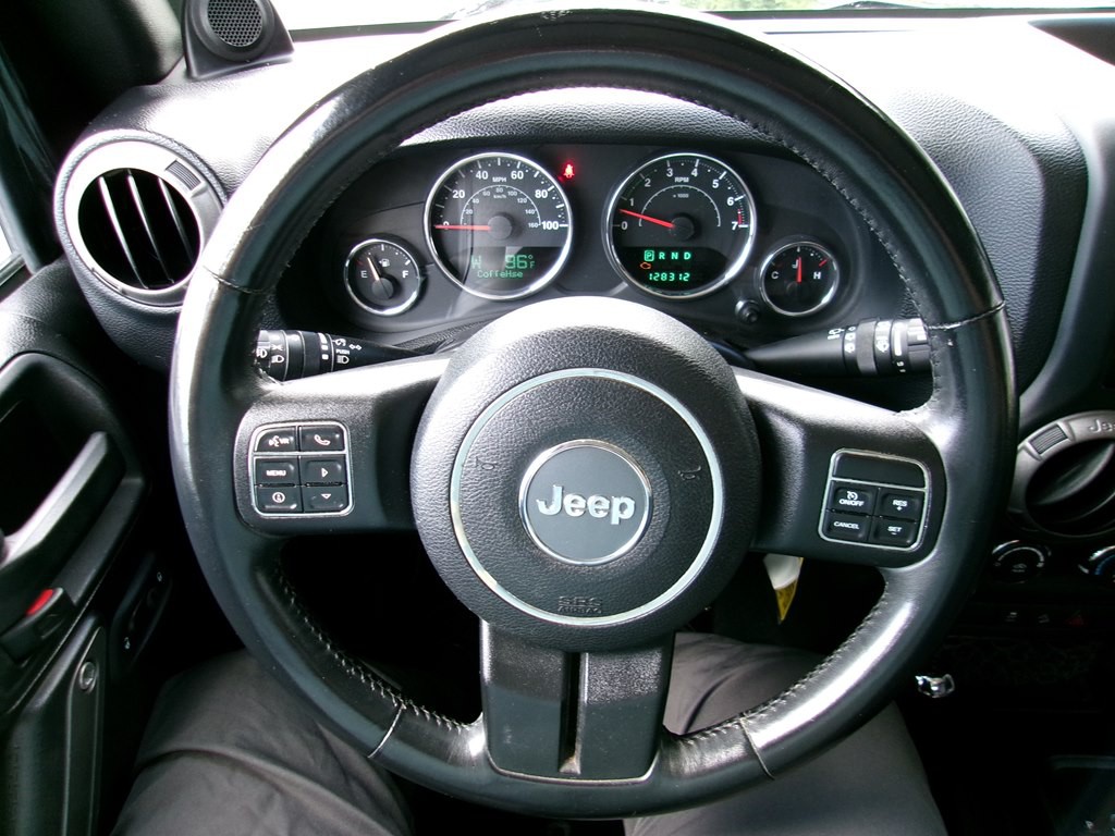 2012 Jeep Wrangler Image 65