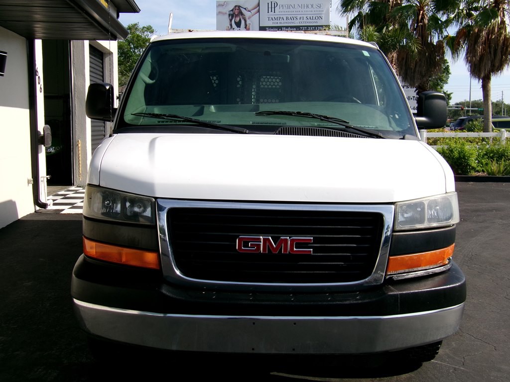 2015 GMC Savana Image 3