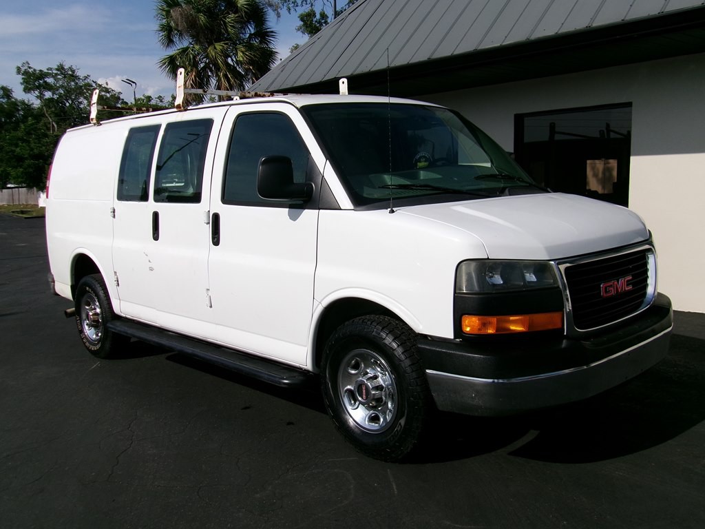 2015 GMC Savana Image 6