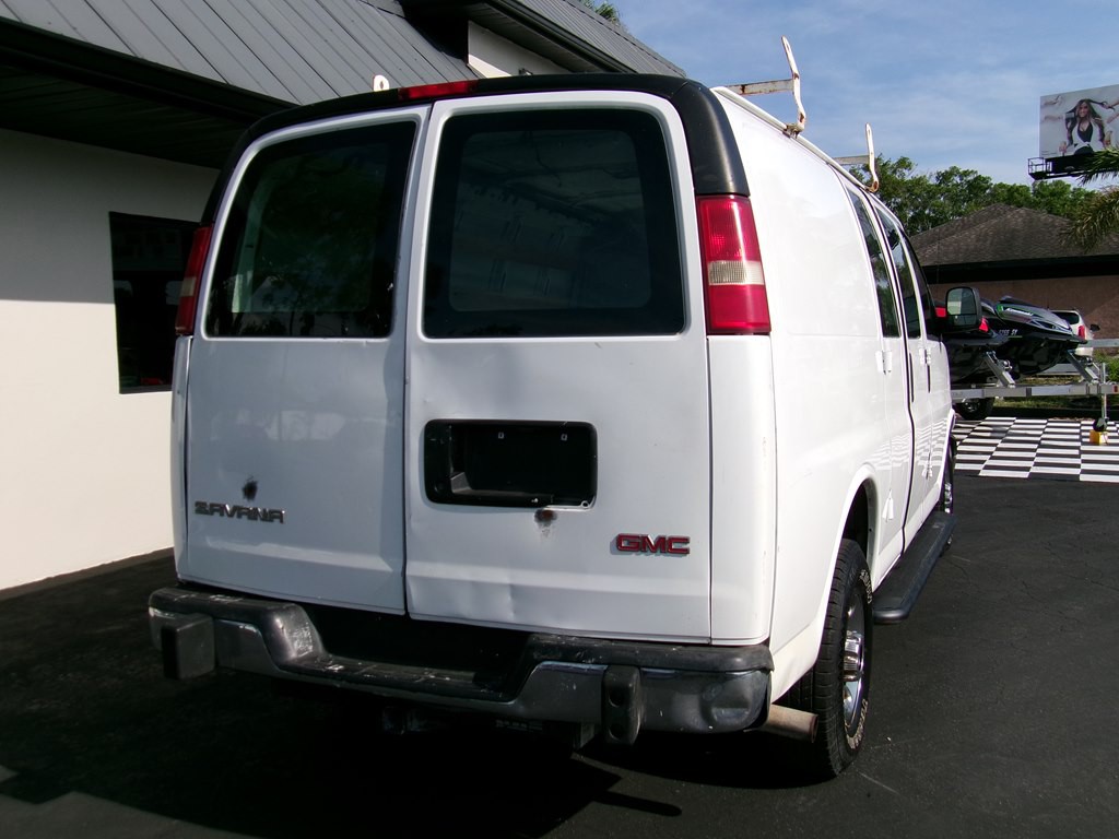 2015 GMC Savana Image 12