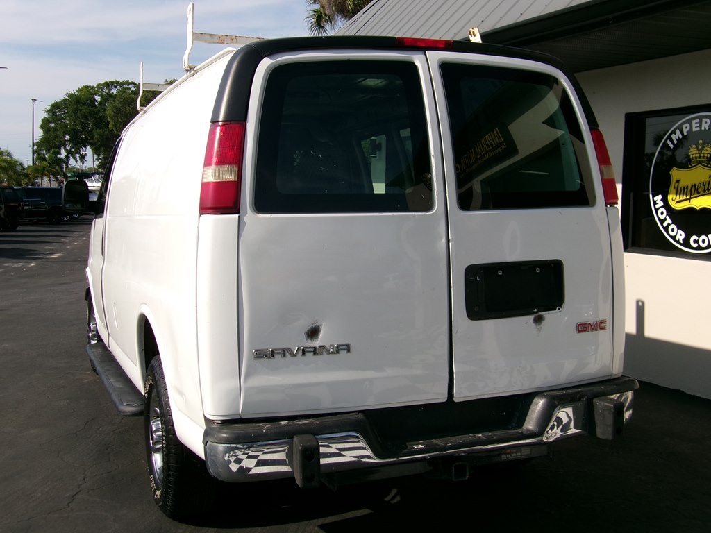 2015 GMC Savana Image 14