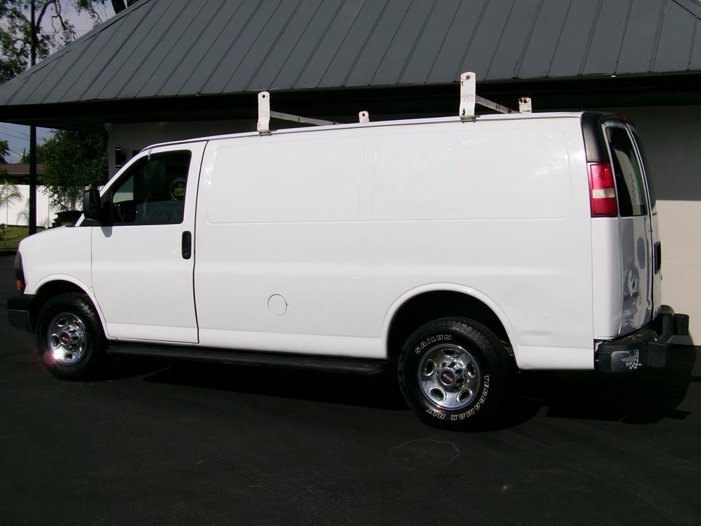 2015 GMC Savana Image 19