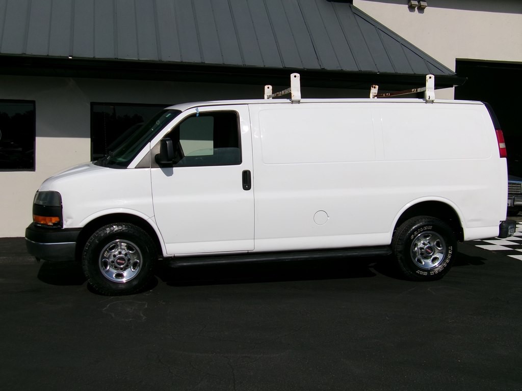 2015 GMC Savana Image 21