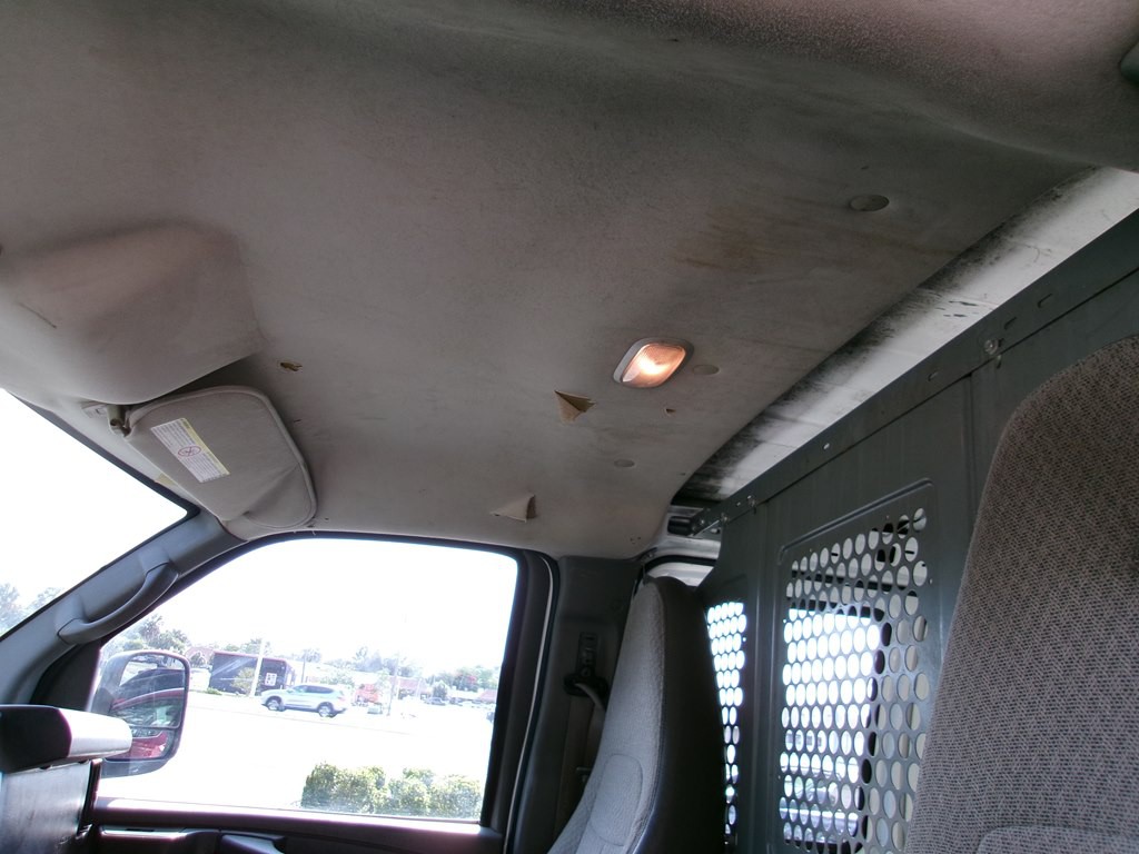 2015 GMC Savana Image 41