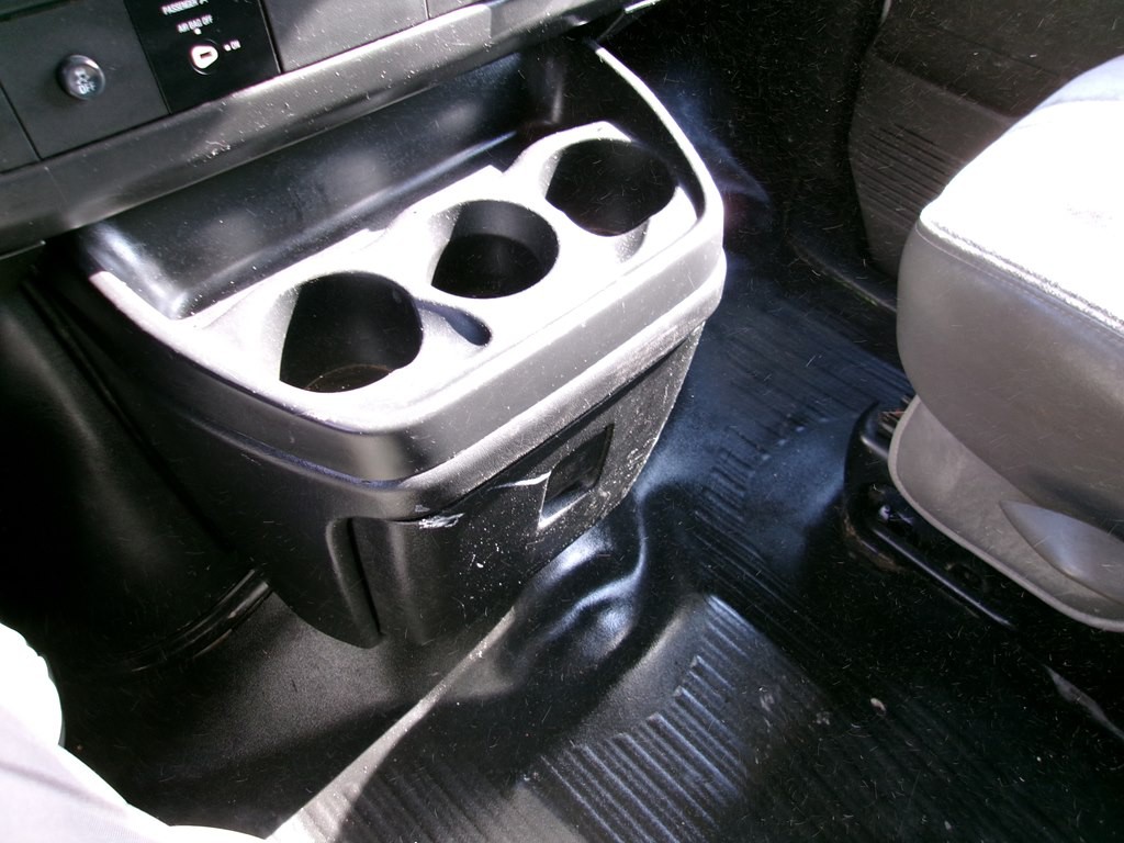 2015 GMC Savana Image 43