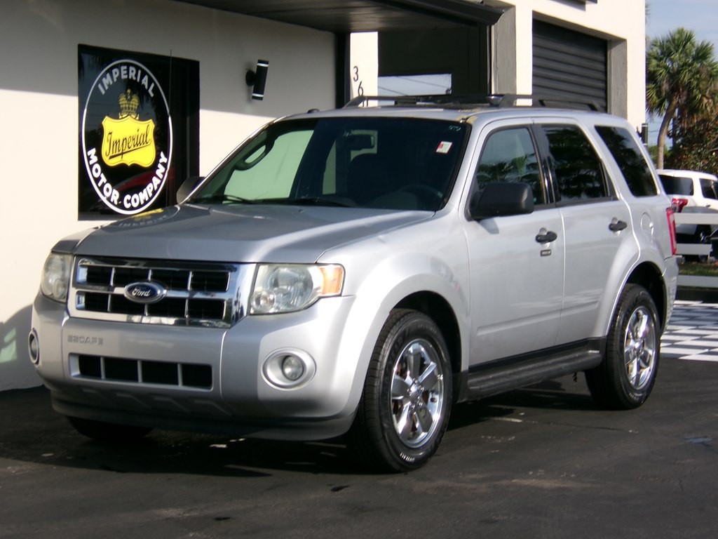 2010 Ford Escape Image 2