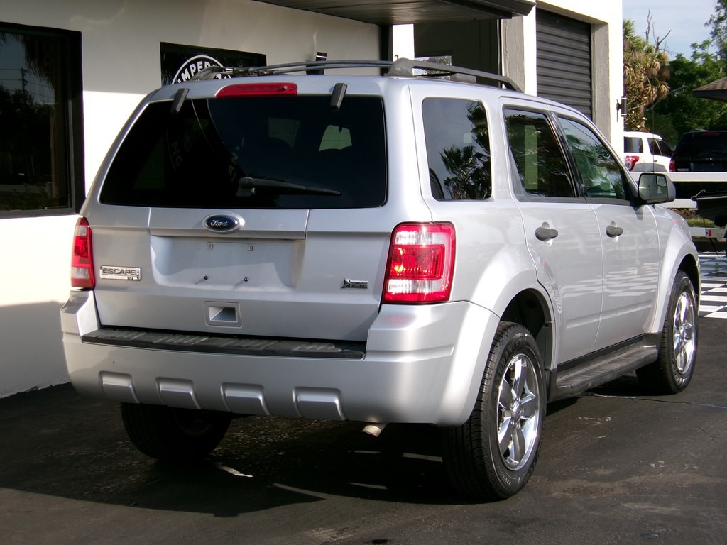 2010 Ford Escape Image 17