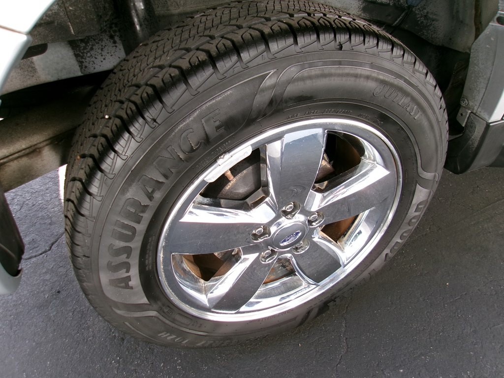 2010 Ford Escape Image 32