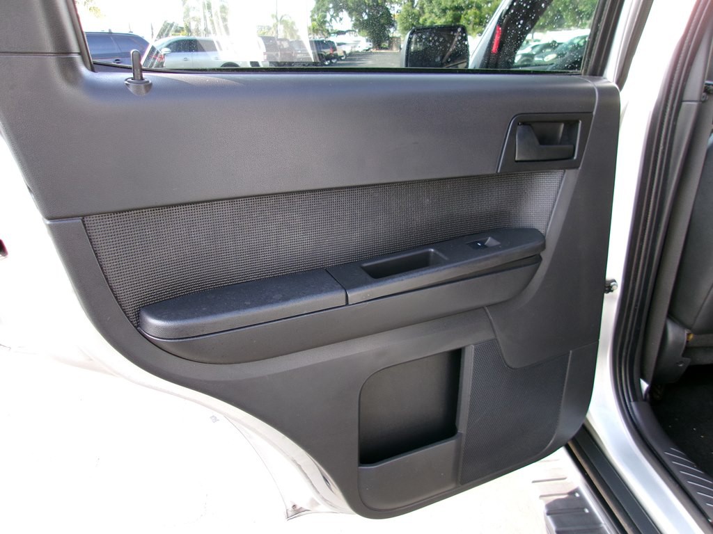 2010 Ford Escape Image 44