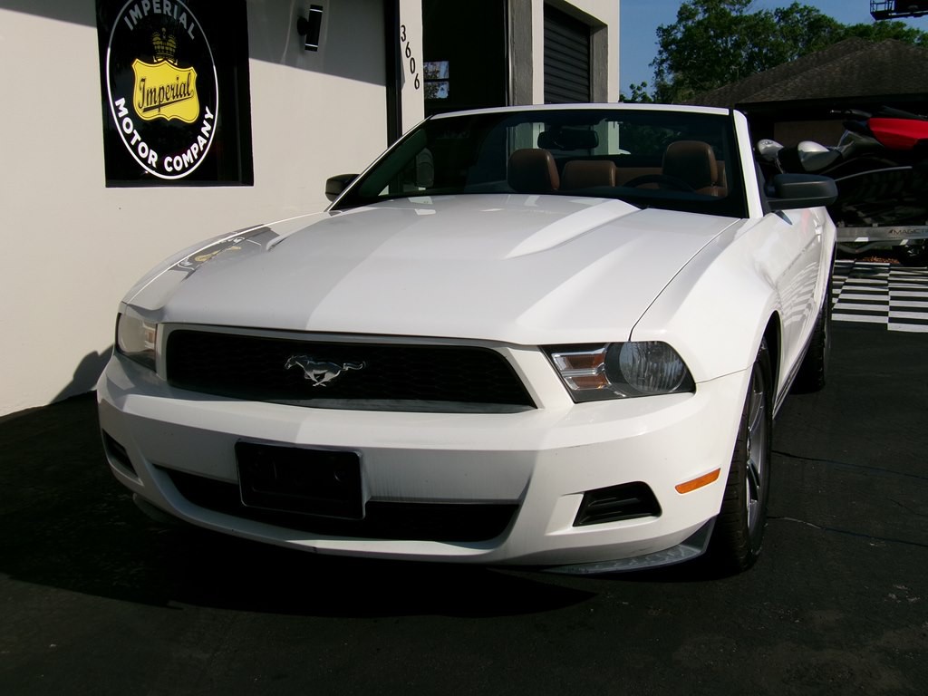 2010 Ford Mustang Image 4
