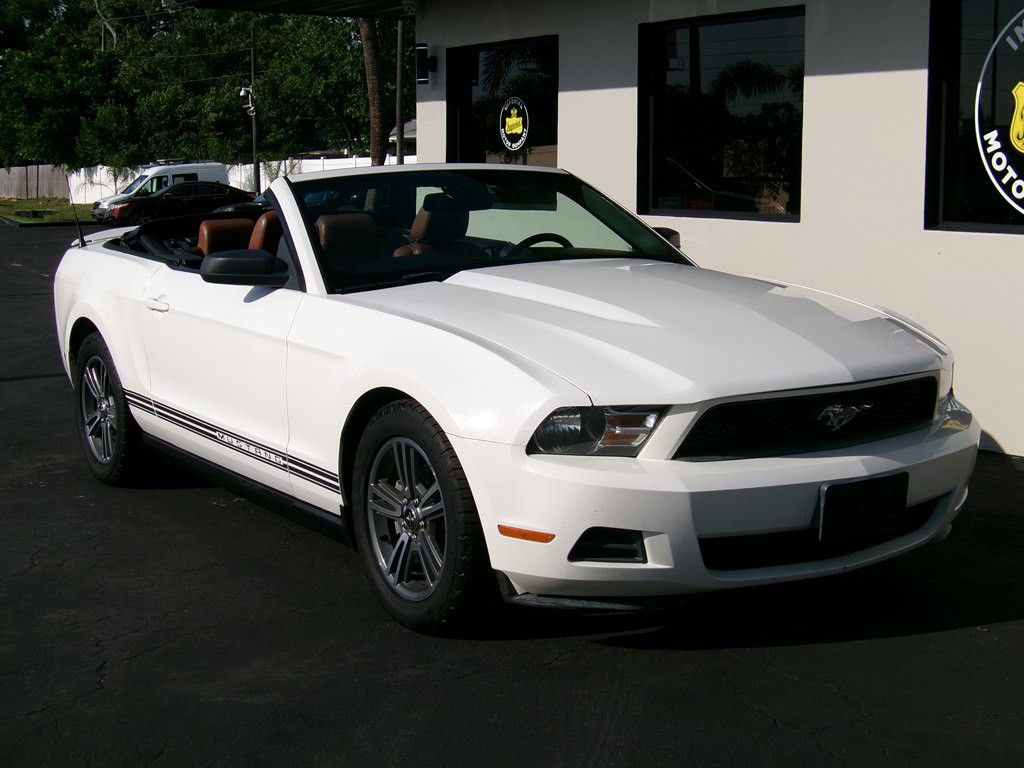 2010 Ford Mustang Image 7