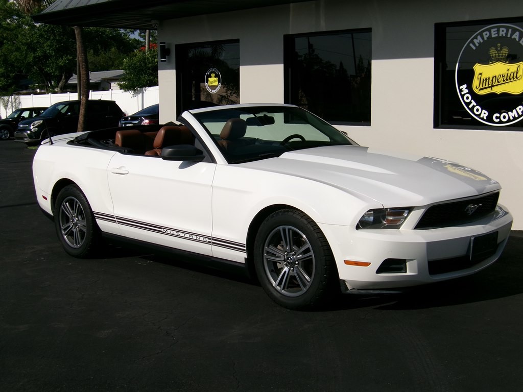 2010 Ford Mustang Image 8
