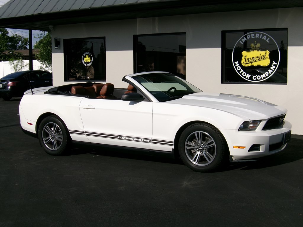 2010 Ford Mustang Image 9