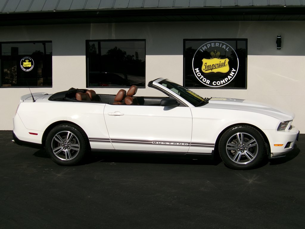 2010 Ford Mustang Image 11