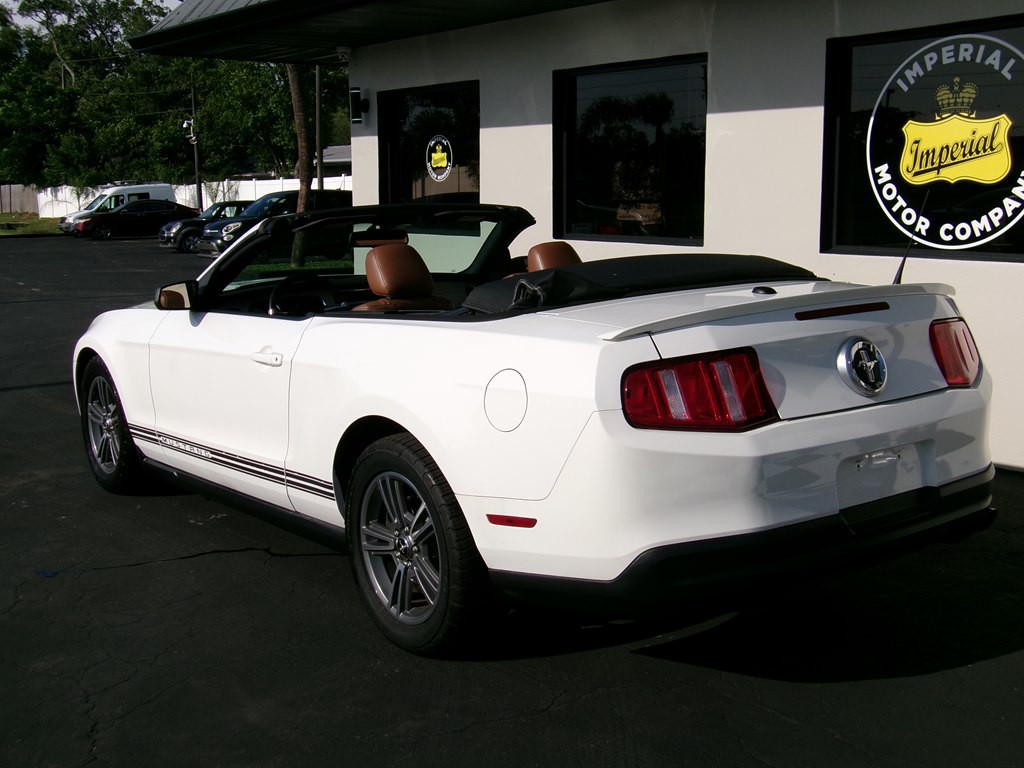 2010 Ford Mustang Image 22