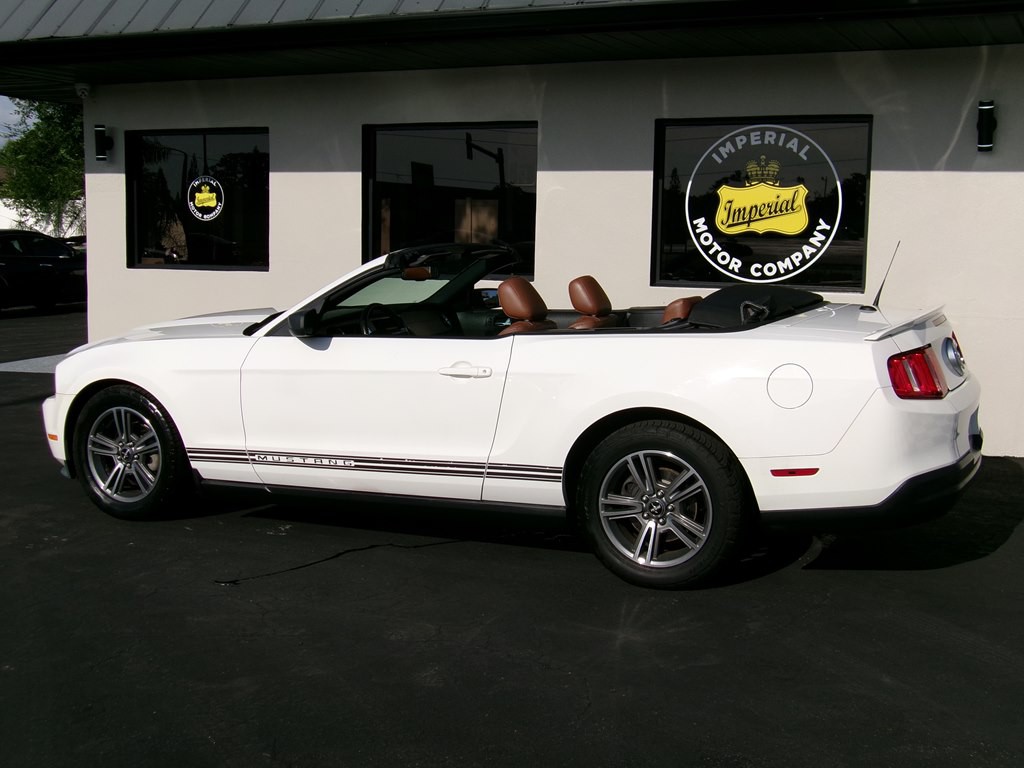 2010 Ford Mustang Image 24