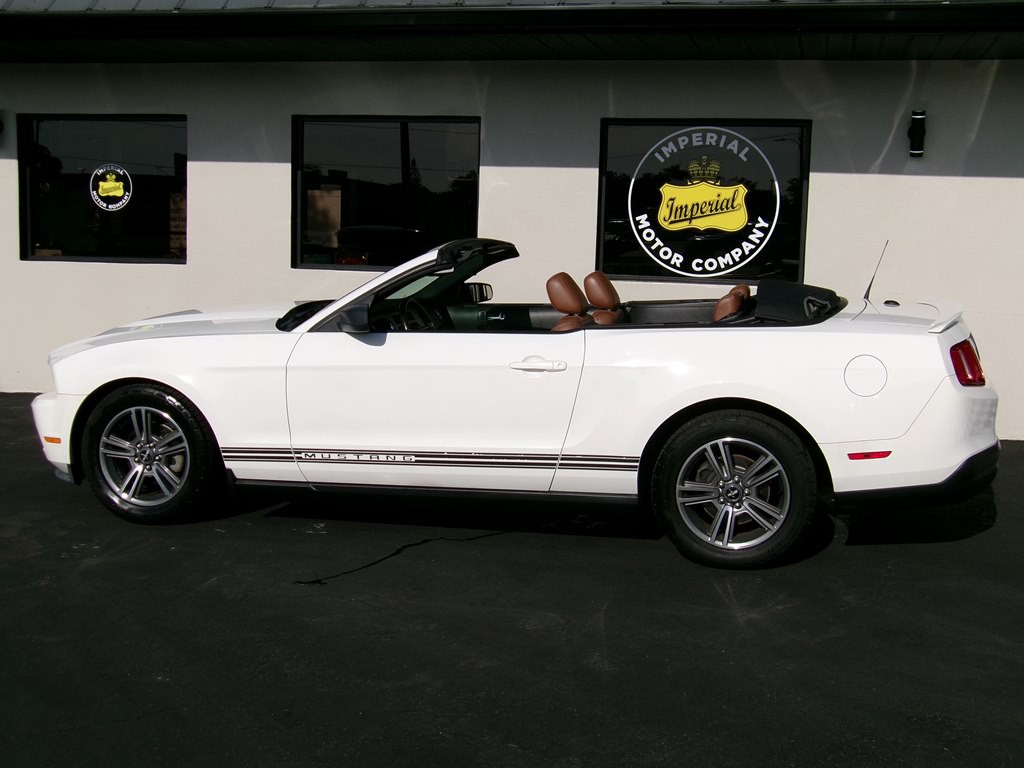 2010 Ford Mustang Image 25