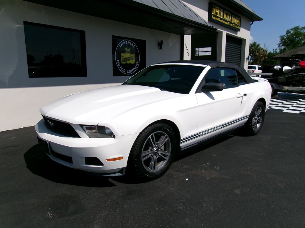 2010 Ford Mustang Image 30
