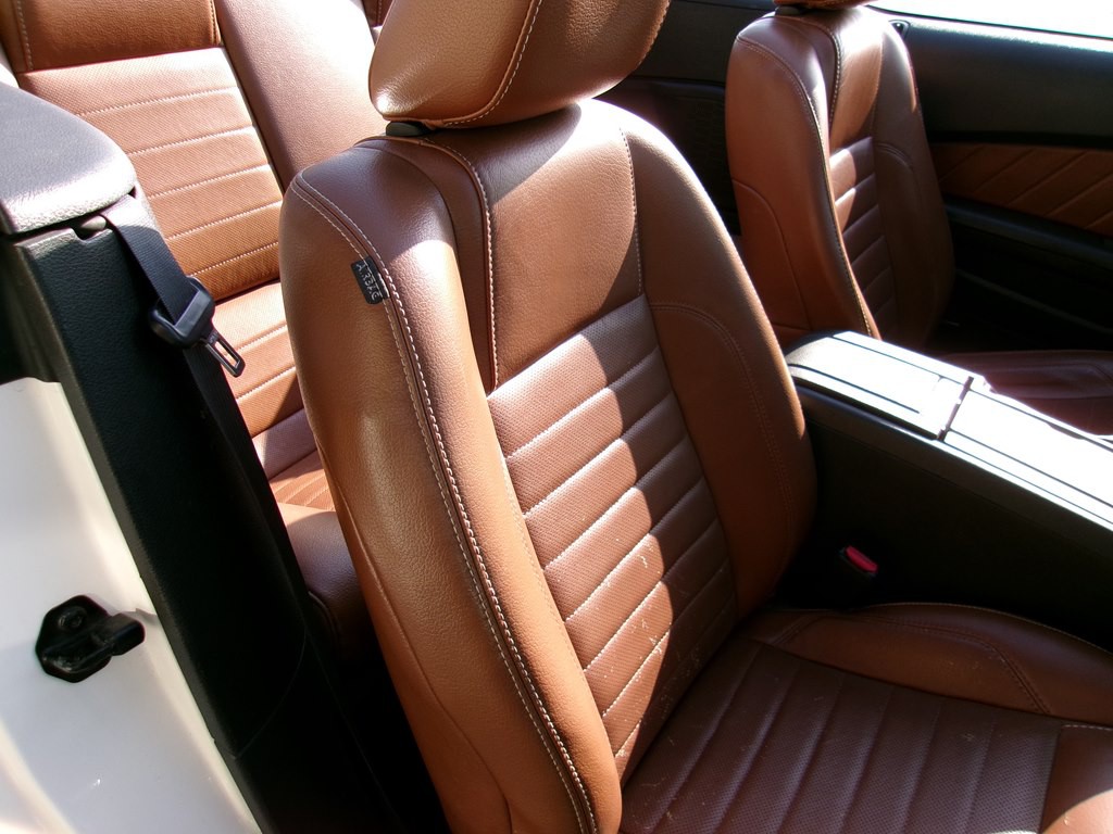 2010 Ford Mustang Image 57