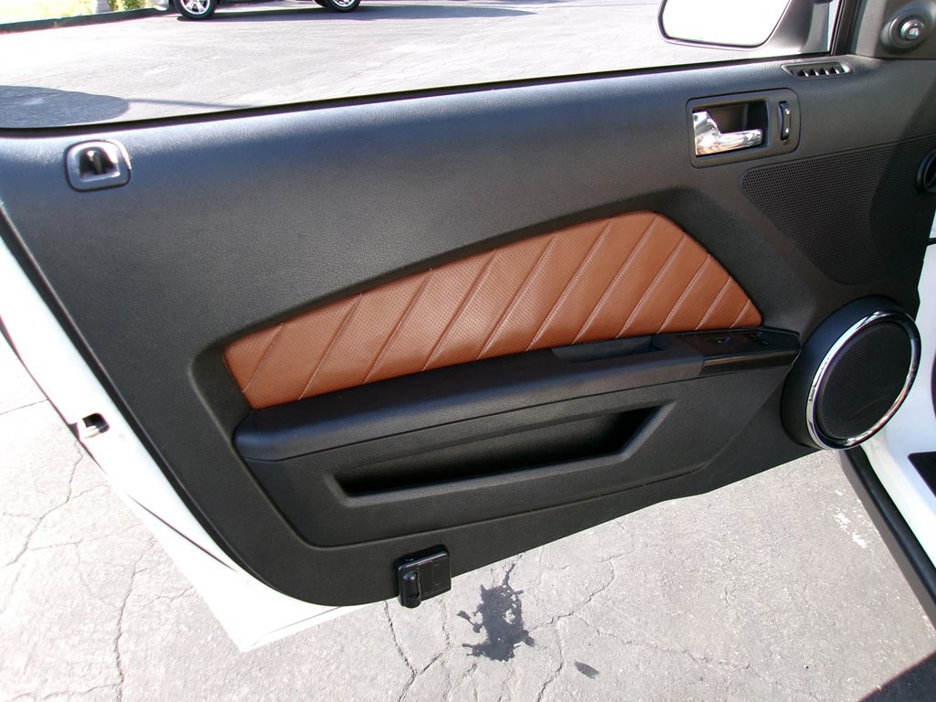 2010 Ford Mustang Image 59
