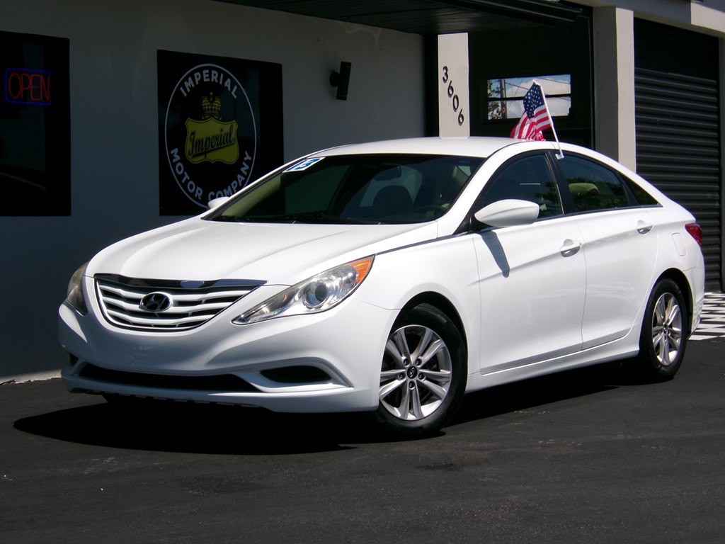 2013 Hyundai Sonata Image 1