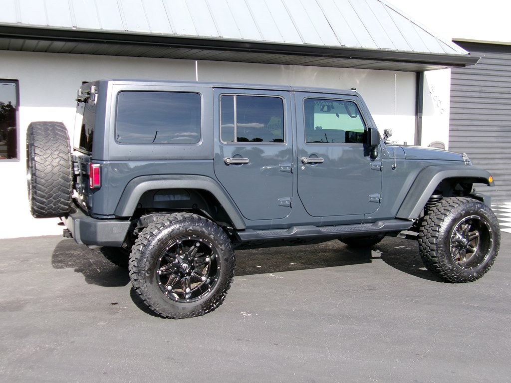 2017 Jeep Wrangler Unlimited Image 14