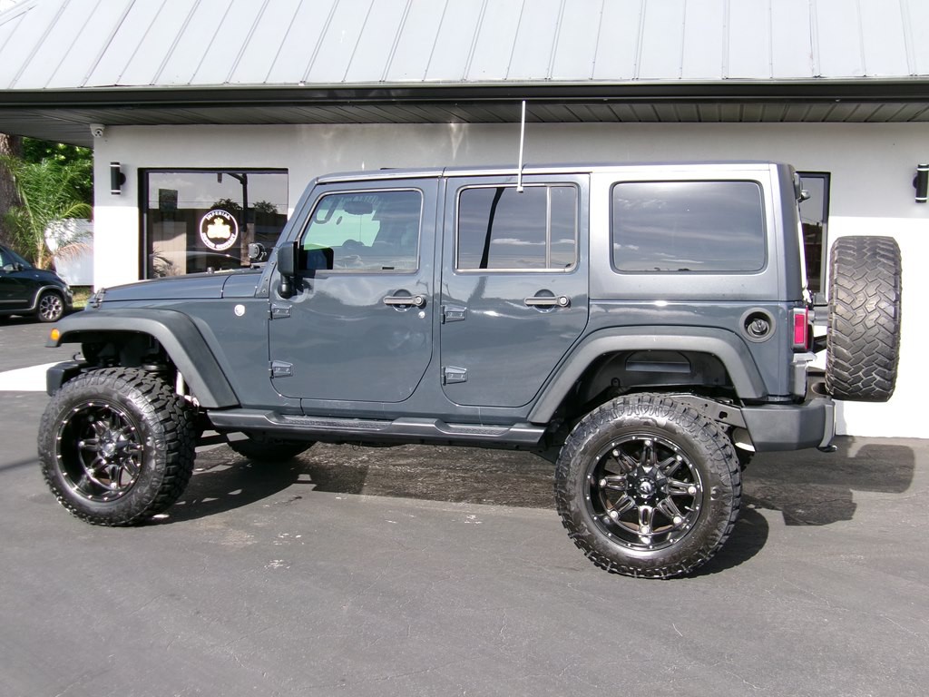 2017 Jeep Wrangler Unlimited Image 25
