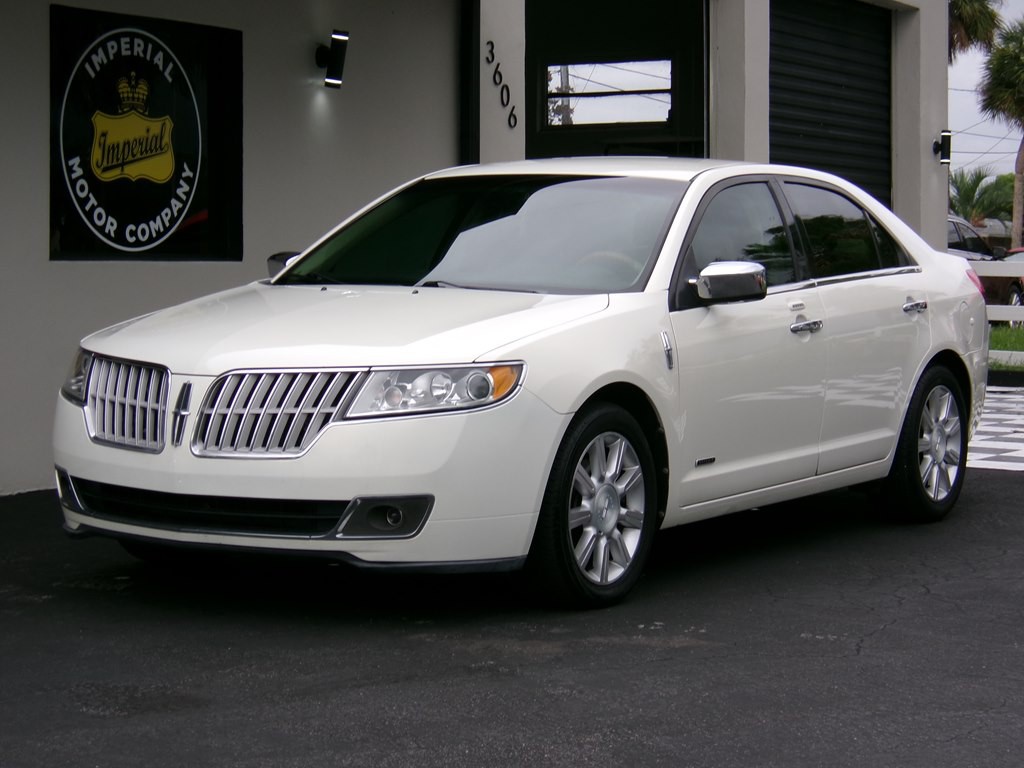 2012 Lincoln MKZ Image 2