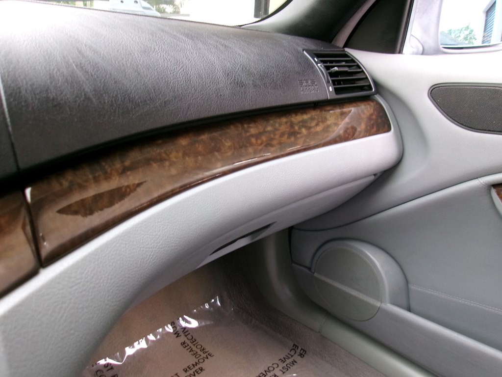 2004 BMW 3 Series Image 82