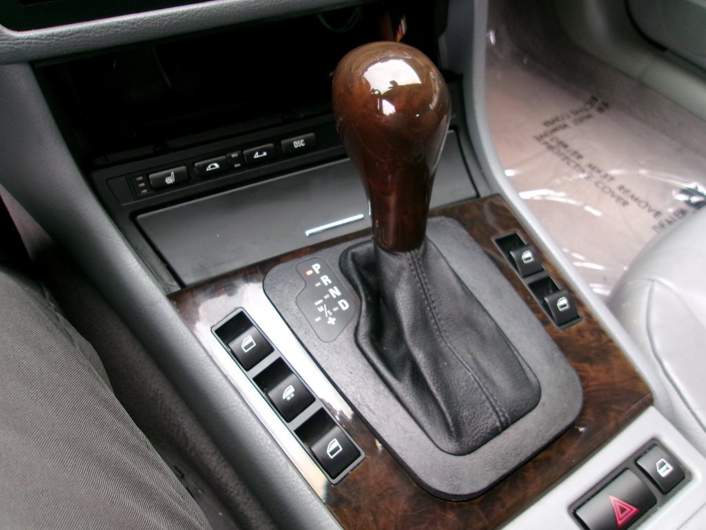 2004 BMW 3 Series Image 84