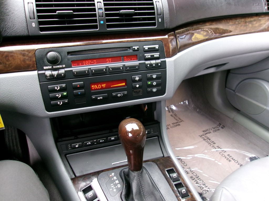 2004 BMW 3 Series Image 87