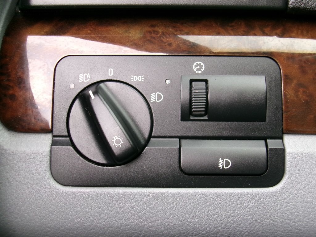 2004 BMW 3 Series Image 88