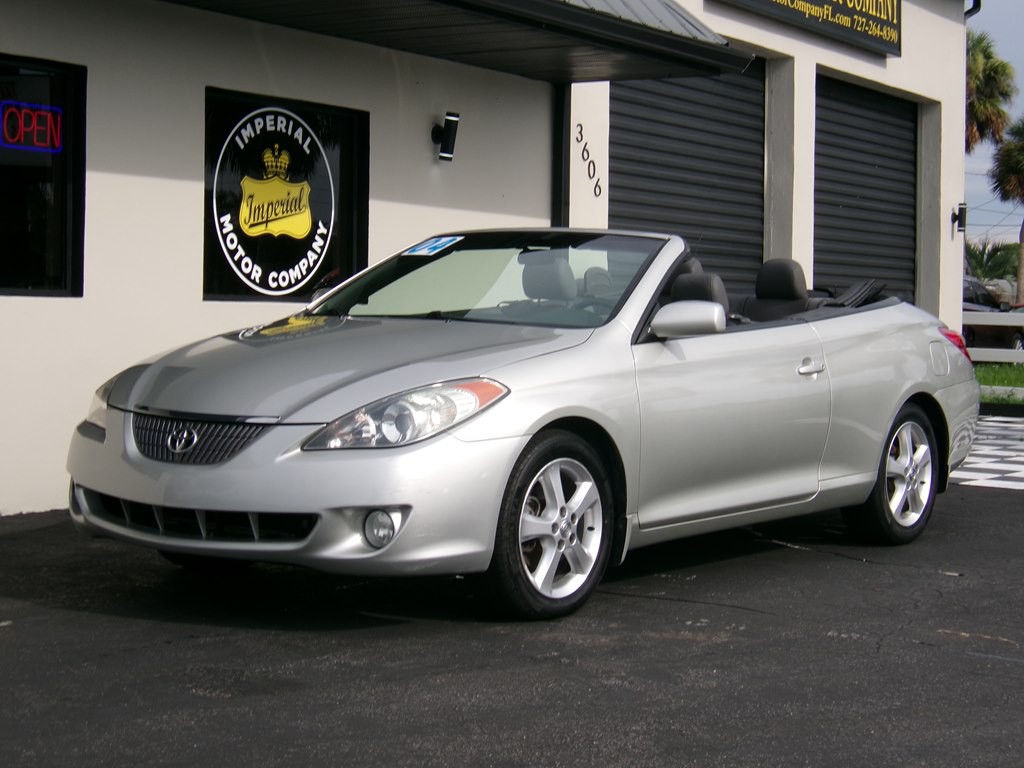 2004 Toyota Camry Image 2