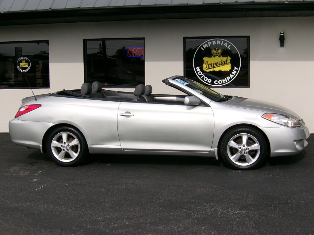 2004 Toyota Camry Image 11